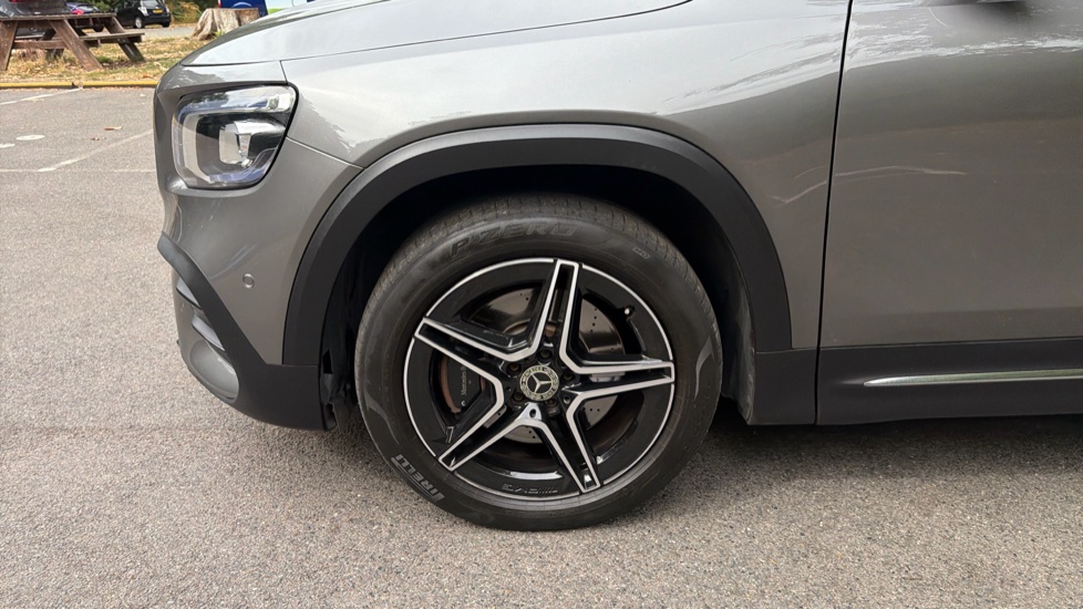 Mercedes-Benz GLB 220d 4Matic AMG Line Premium 5dr 8G-Tronic Diesel Estate - Image 33