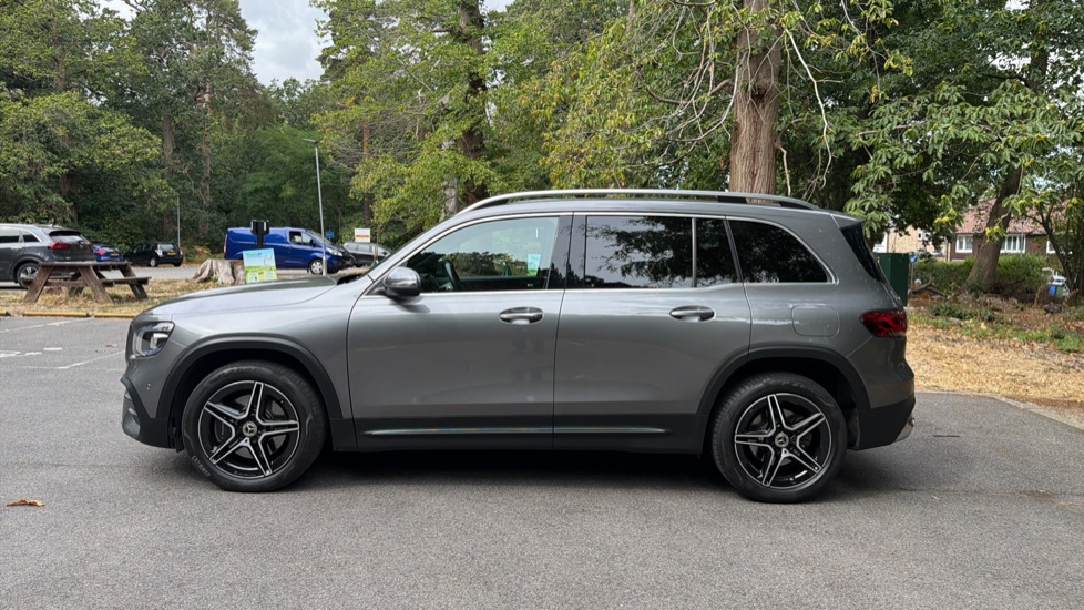 Mercedes-Benz GLB 220d 4Matic AMG Line Premium 5dr 8G-Tronic Diesel Estate - Image 34