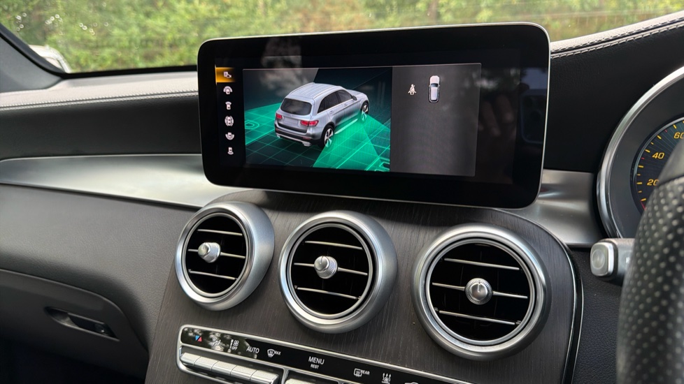 Mercedes-Benz GLC 300e 4Matic AMG Line Prem Plus 5dr 9G-Tronic Estate - Image 20
