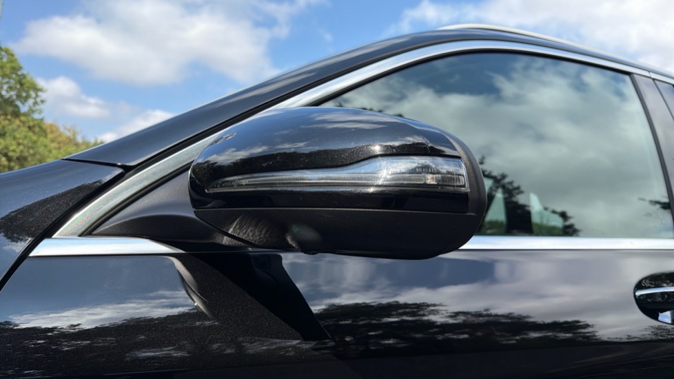 Mercedes-Benz GLC 300e 4Matic AMG Line Prem Plus 5dr 9G-Tronic Estate - Image 27