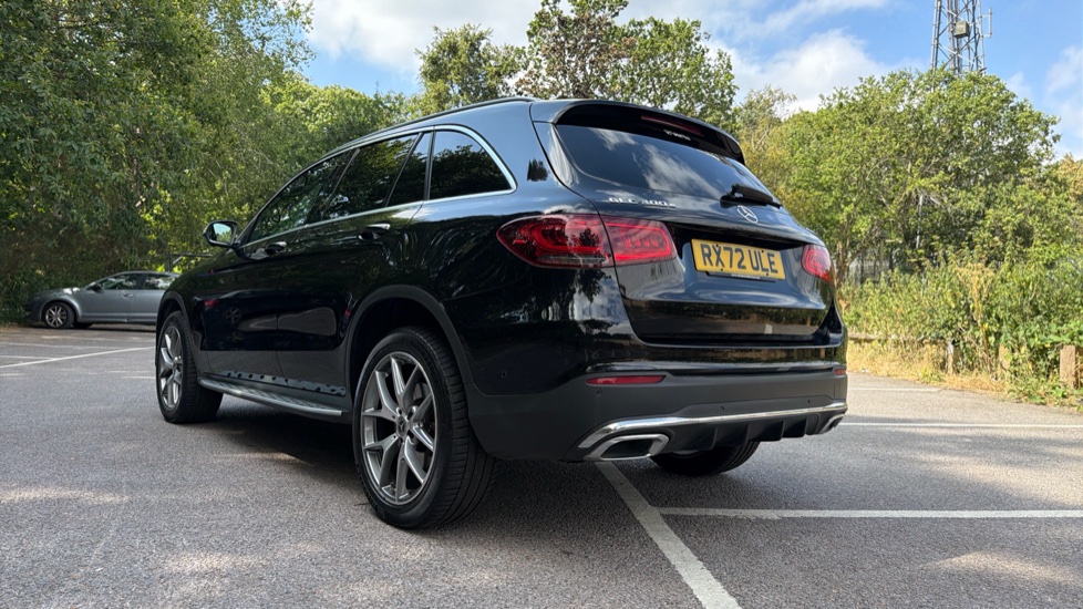 Mercedes-Benz GLC 300e 4Matic AMG Line Prem Plus 5dr 9G-Tronic Estate - Image 30