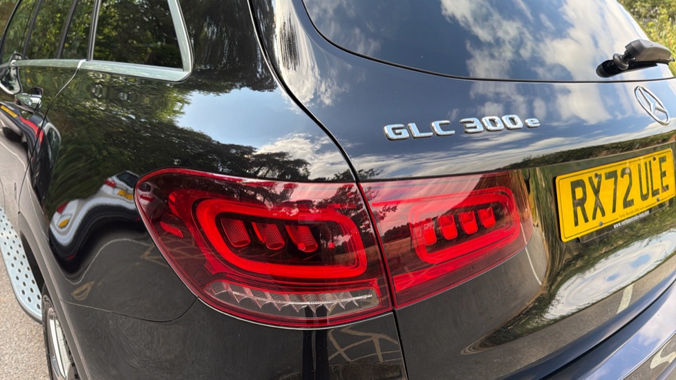 Mercedes-Benz GLC 300e 4Matic AMG Line Prem Plus 5dr 9G-Tronic Estate - Image 31