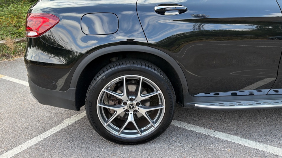 Mercedes-Benz GLC 300e 4Matic AMG Line Prem Plus 5dr 9G-Tronic Estate - Image 34