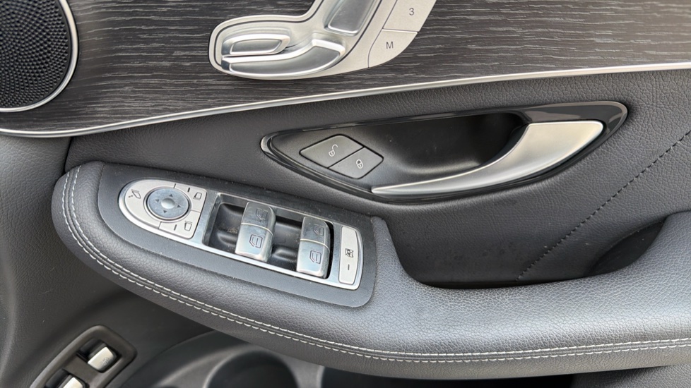 Mercedes-Benz GLC 300e 4Matic AMG Line Prem Plus 5dr 9G-Tronic Estate - Image 38
