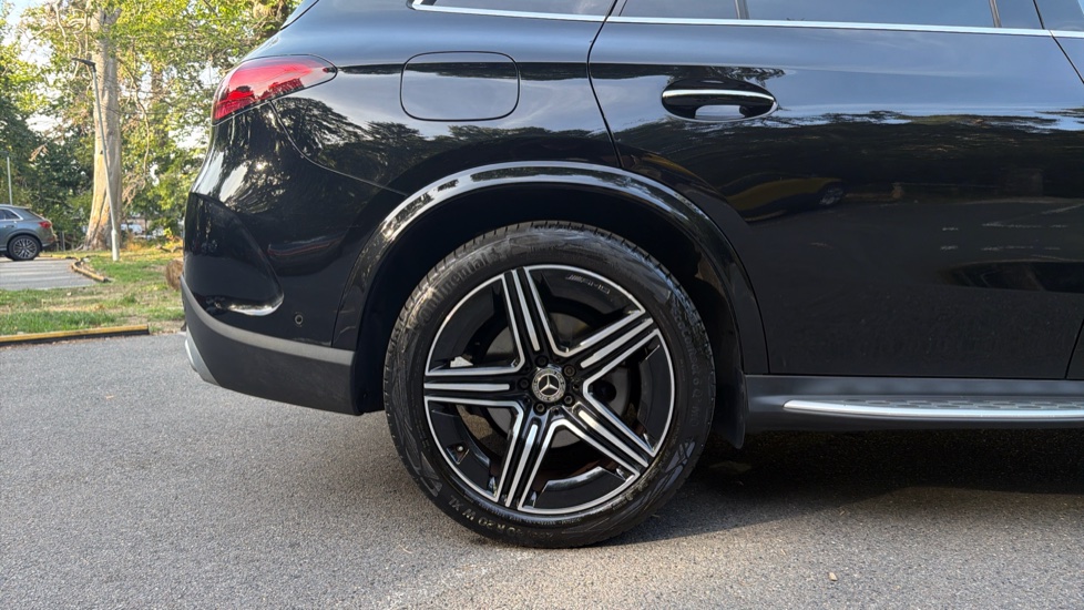Mercedes-Benz GLC 300 4Matic AMG Line Premium 5dr 9G-Tronic Petrol Estate - Image 7