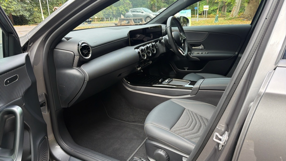 Mercedes-Benz A-Class A180 Sport Edition 5dr Auto Petrol Hatchback - Image 31
