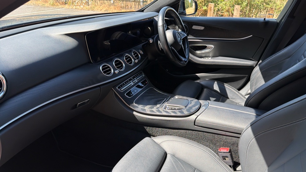 Mercedes-Benz E-Class E300de AMG Line Premium 5dr 9G-Tronic Estate - Image 9