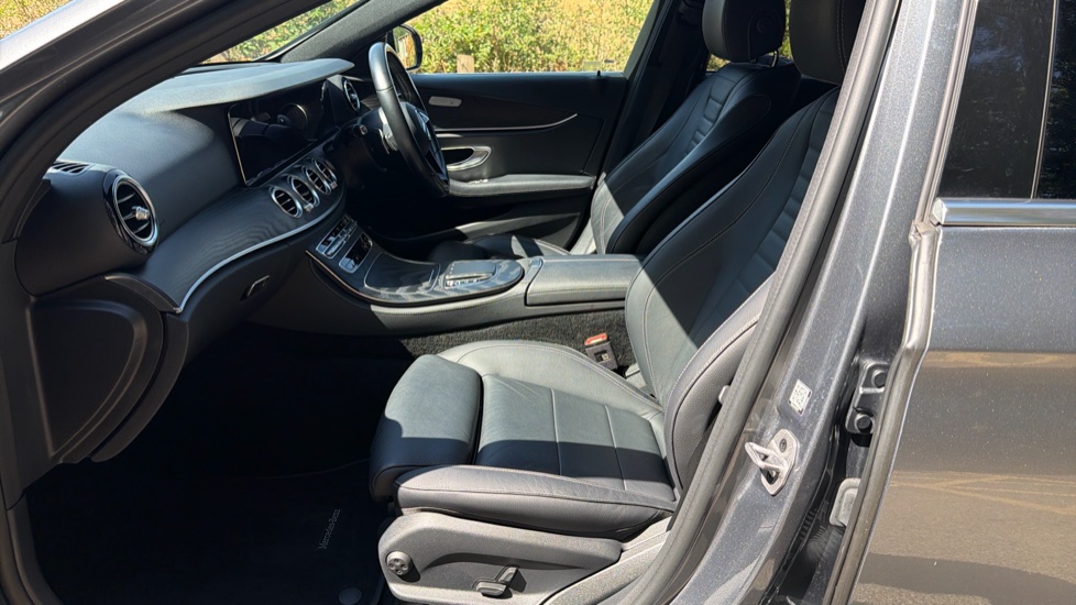 Mercedes-Benz E-Class E300de AMG Line Premium 5dr 9G-Tronic Estate - Image 29