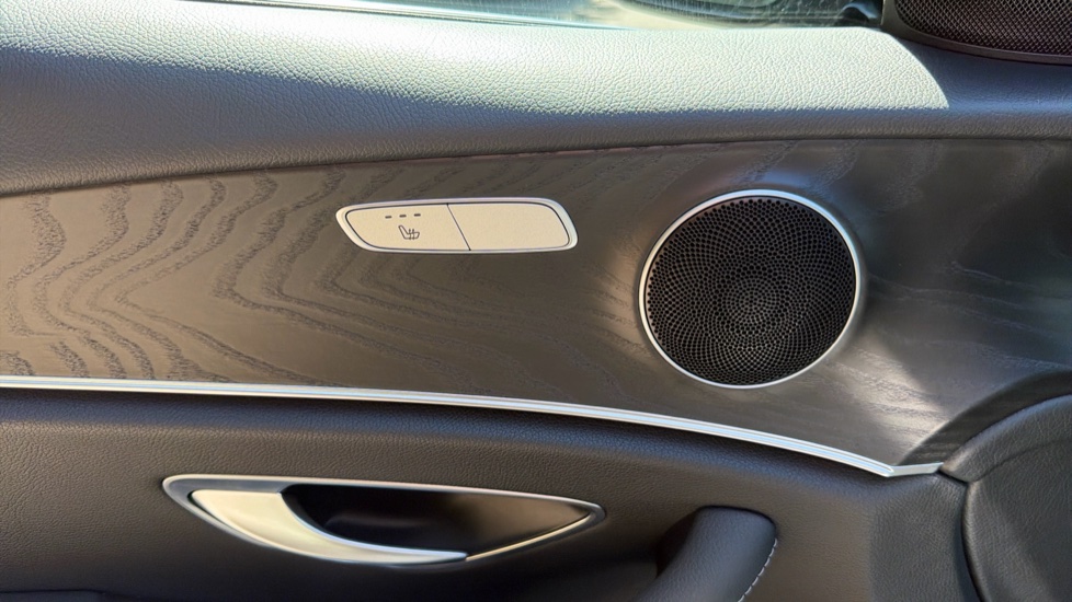 Mercedes-Benz E-Class E300de AMG Line Premium 5dr 9G-Tronic Estate - Image 31