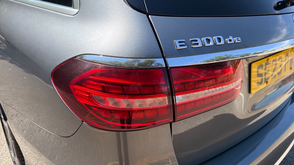 Mercedes-Benz E-Class E300de AMG Line Premium 5dr 9G-Tronic Estate - Image 36
