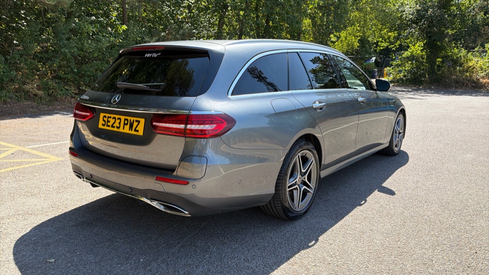 Mercedes-Benz E-Class E300de AMG Line Premium 5dr 9G-Tronic Estate - Image 37
