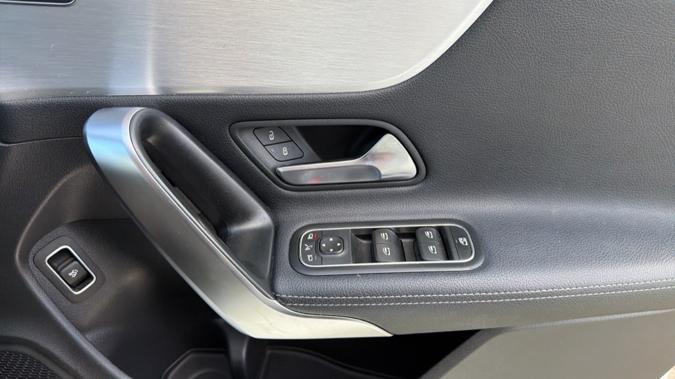 Mercedes-Benz CLA 220d AMG Line 4dr Tip Auto Diesel Saloon - Image 28