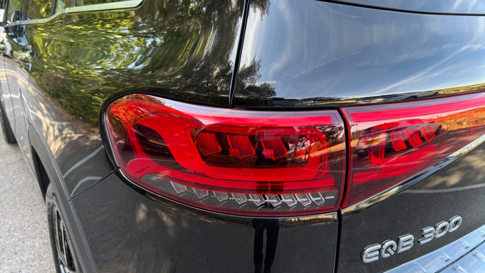 Mercedes-Benz Eqb 300 4M 168kW AMG Line Premium 66.5kWh 5dr Auto Electric Estate - Image 35