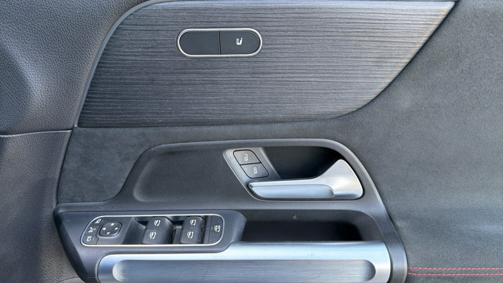 Mercedes-Benz Eqb 300 4M 168kW AMG Line Premium 66.5kWh 5dr Auto Electric Estate - Image 40