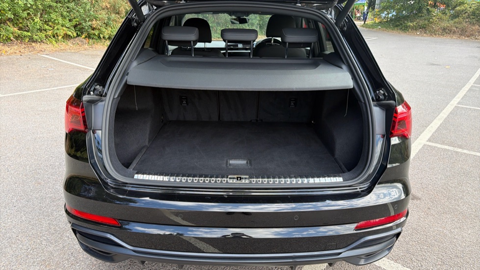 Audi Q3 35 TFSI S Line 5dr S Tronic Petrol Estate - Image 4