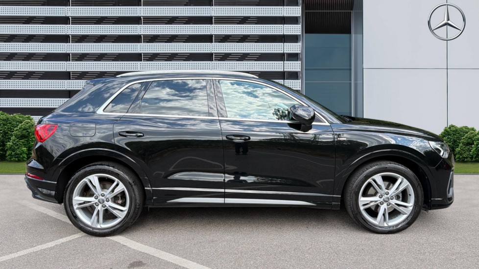 Audi Q3 35 TFSI S Line 5dr S Tronic Petrol Estate - Image 5