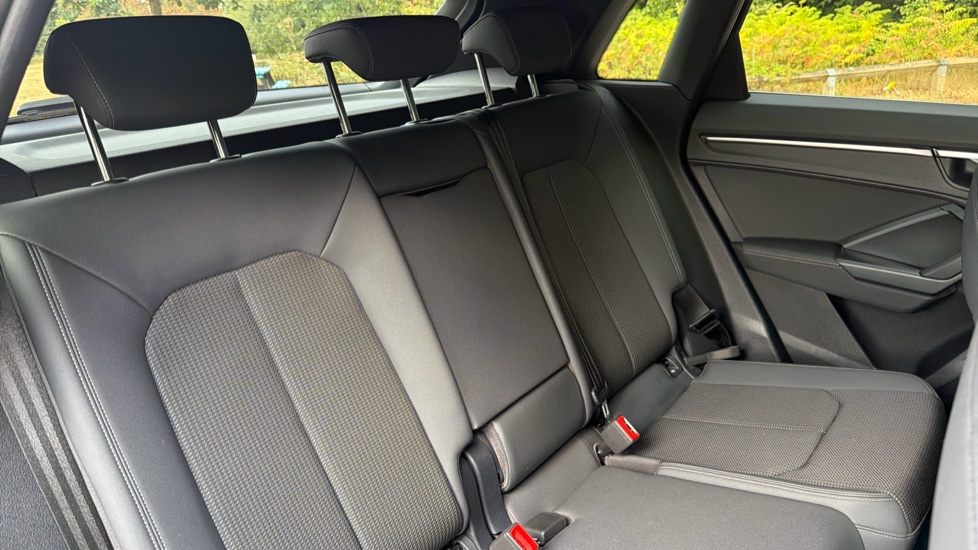 Audi Q3 35 TFSI S Line 5dr S Tronic Petrol Estate - Image 16