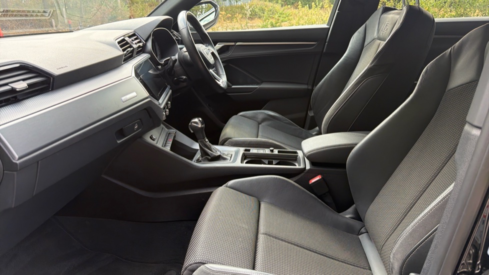 Audi Q3 35 TFSI S Line 5dr S Tronic Petrol Estate - Image 26