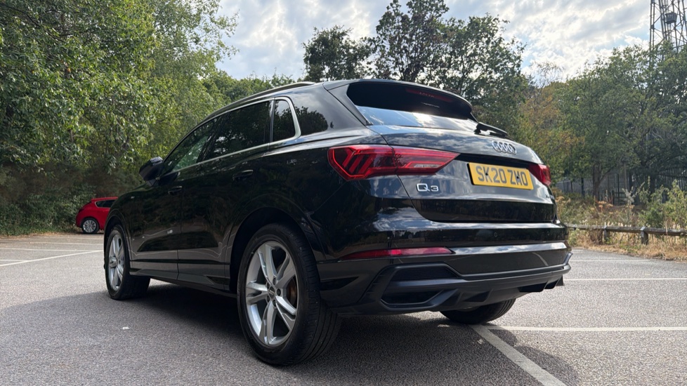 Audi Q3 35 TFSI S Line 5dr S Tronic Petrol Estate - Image 29