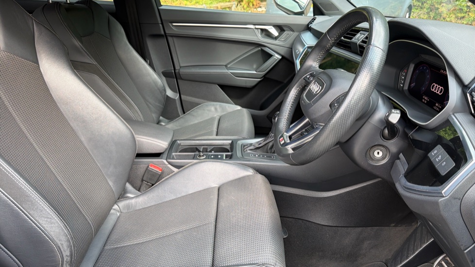 Audi Q3 35 TFSI S Line 5dr S Tronic Petrol Estate - Image 34