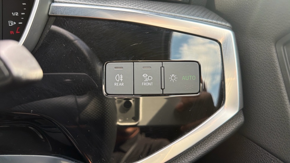Audi Q3 35 TFSI S Line 5dr S Tronic Petrol Estate - Image 39