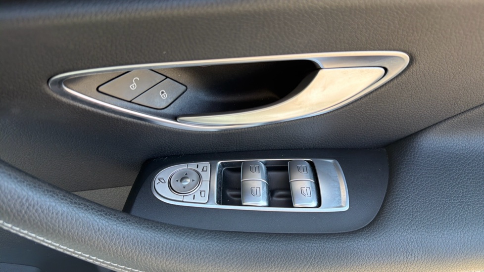 Mercedes-Benz E-Class E300 AMG Line Night Ed Premium Plus 2dr 9G-Tronic Petrol Coupe - Image 31
