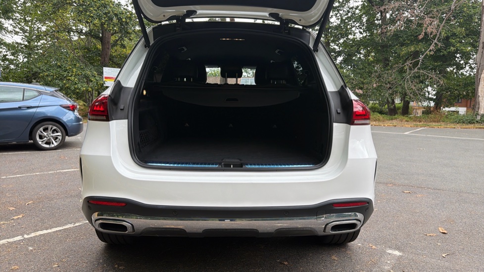 Mercedes-Benz GLE 300d 4Matic AMG Line 5dr 9G-Tronic Diesel Estate - Image 4