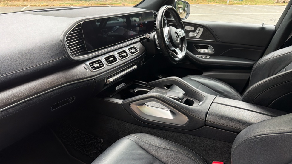 Mercedes-Benz GLE 300d 4Matic AMG Line 5dr 9G-Tronic Diesel Estate - Image 9