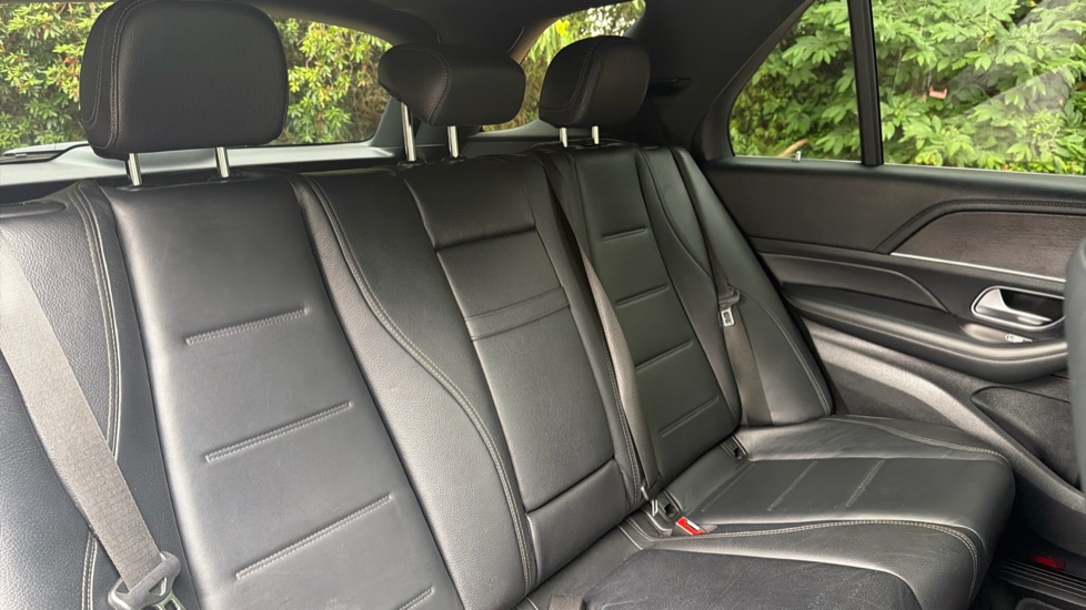 Mercedes-Benz GLE 300d 4Matic AMG Line 5dr 9G-Tronic Diesel Estate - Image 16