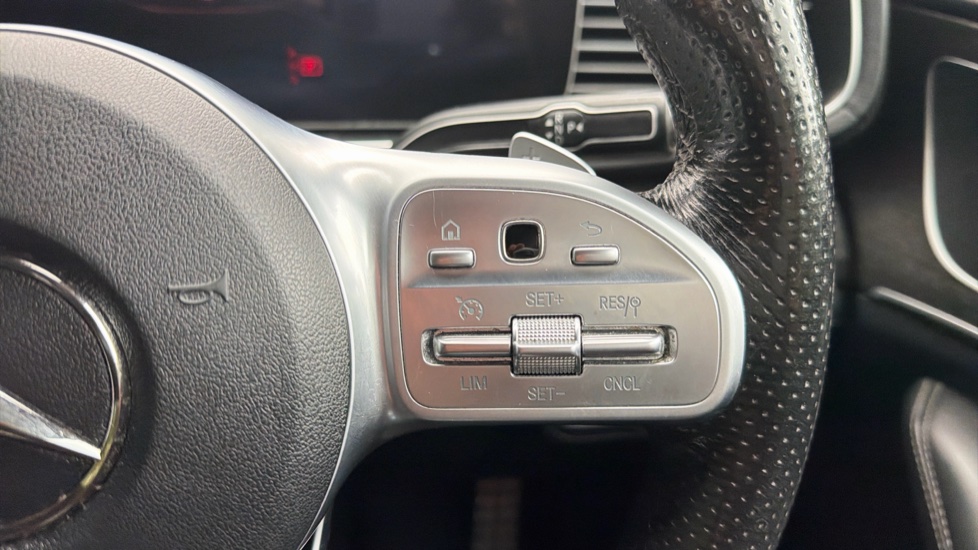 Mercedes-Benz GLE 300d 4Matic AMG Line 5dr 9G-Tronic Diesel Estate - Image 20