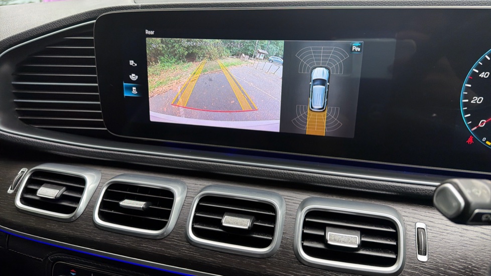 Mercedes-Benz GLE 300d 4Matic AMG Line 5dr 9G-Tronic Diesel Estate - Image 21