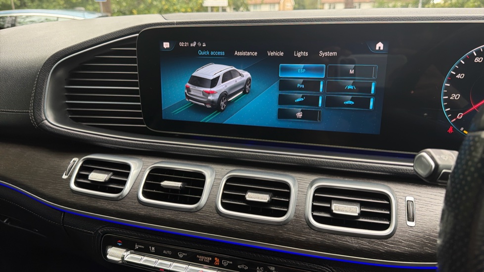 Mercedes-Benz GLE 300d 4Matic AMG Line 5dr 9G-Tronic Diesel Estate - Image 22
