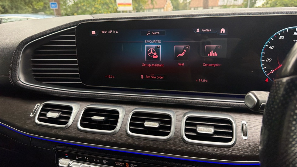Mercedes-Benz GLE 300d 4Matic AMG Line 5dr 9G-Tronic Diesel Estate - Image 23