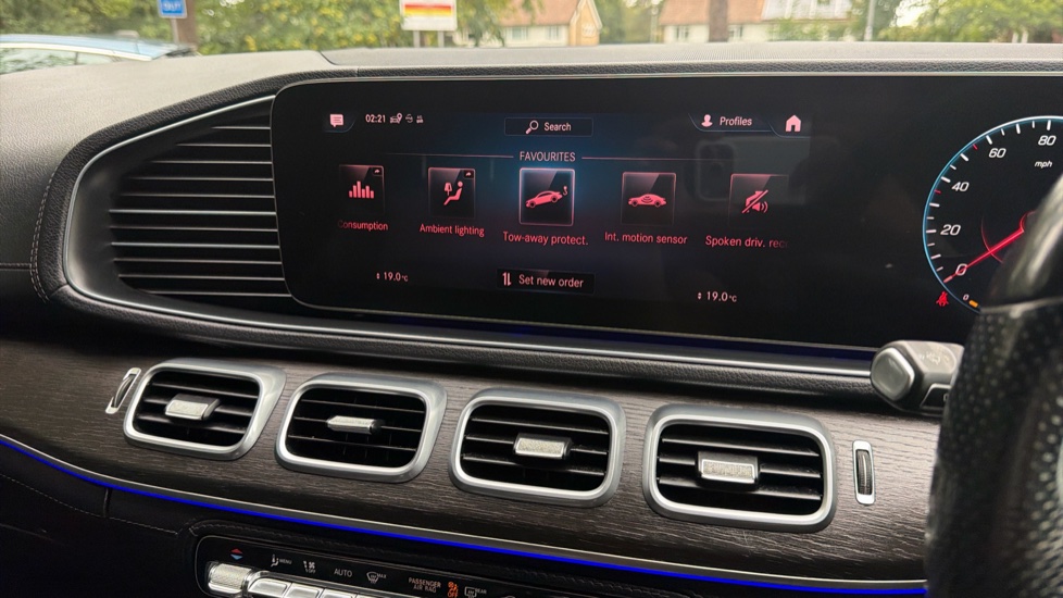 Mercedes-Benz GLE 300d 4Matic AMG Line 5dr 9G-Tronic Diesel Estate - Image 24