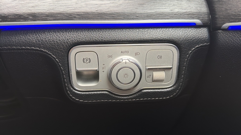 Mercedes-Benz GLE 300d 4Matic AMG Line 5dr 9G-Tronic Diesel Estate - Image 27