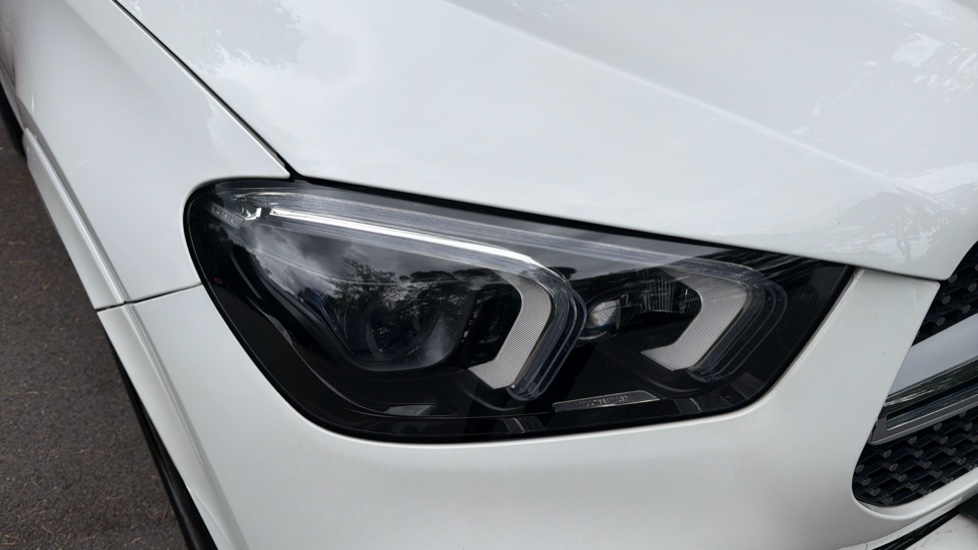 Mercedes-Benz GLE 300d 4Matic AMG Line 5dr 9G-Tronic Diesel Estate - Image 32