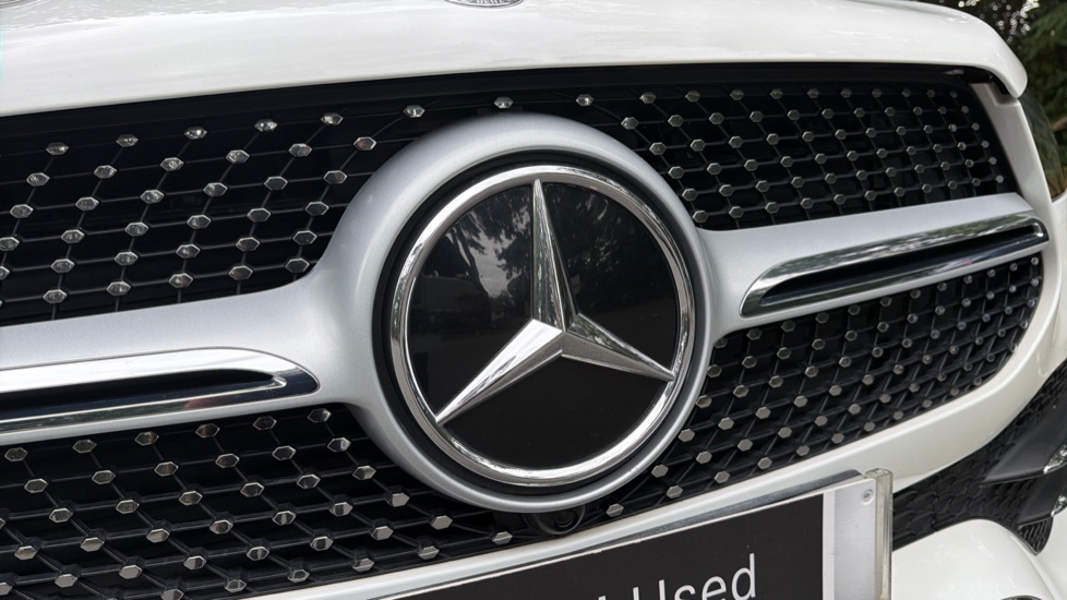 Mercedes-Benz GLE 300d 4Matic AMG Line 5dr 9G-Tronic Diesel Estate - Image 33