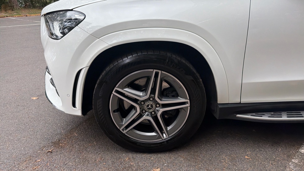 Mercedes-Benz GLE 300d 4Matic AMG Line 5dr 9G-Tronic Diesel Estate - Image 37