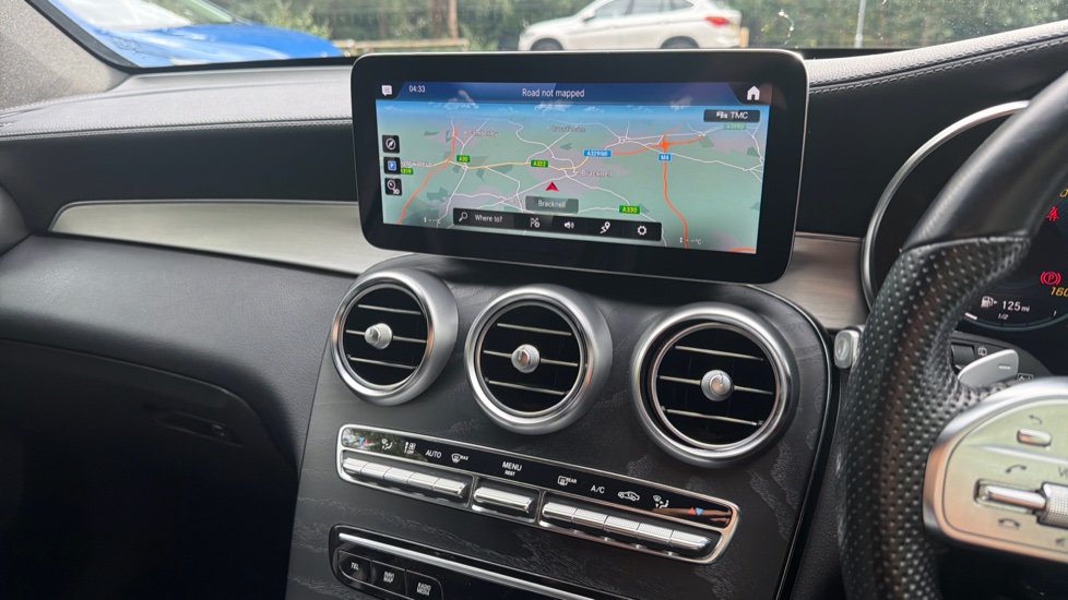 Mercedes-Benz GLC 300d 4Matic AMG Line Premium 5dr 9G-Tronic Diesel Estate - Image 12