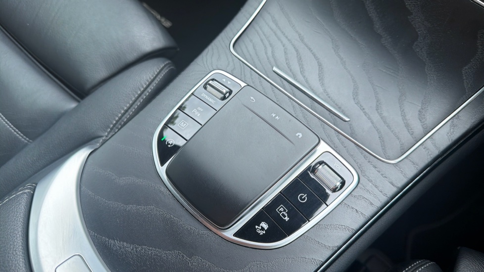 Mercedes-Benz GLC 300d 4Matic AMG Line Premium 5dr 9G-Tronic Diesel Estate - Image 13