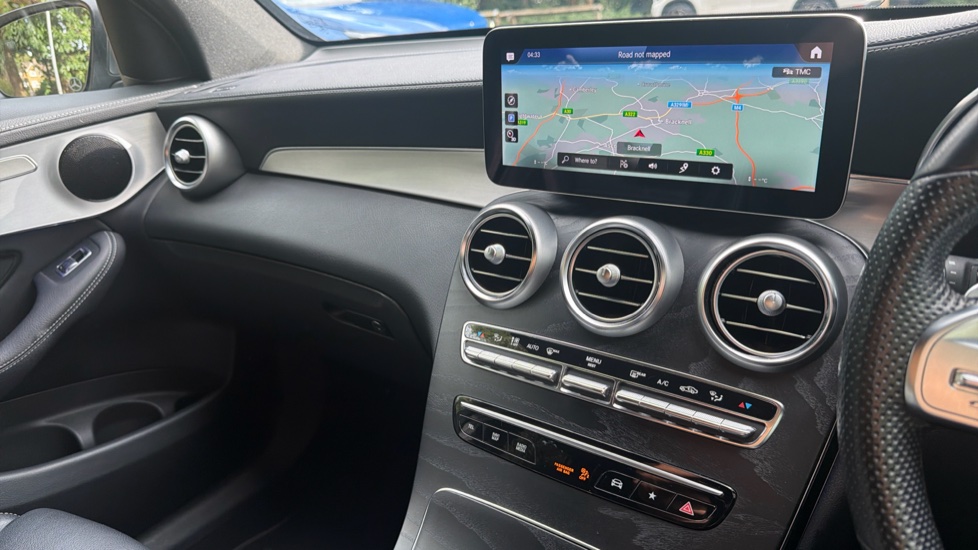 Mercedes-Benz GLC 300d 4Matic AMG Line Premium 5dr 9G-Tronic Diesel Estate - Image 14