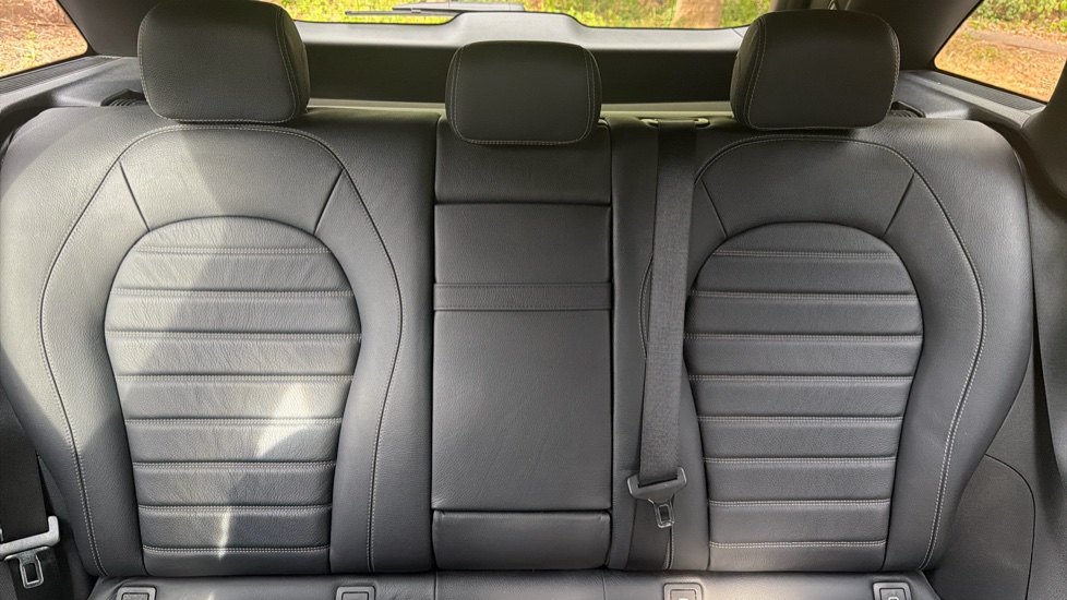 Mercedes-Benz GLC 300d 4Matic AMG Line Premium 5dr 9G-Tronic Diesel Estate - Image 15