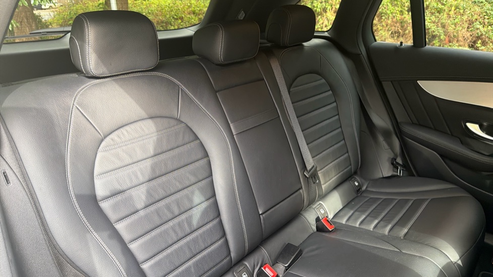 Mercedes-Benz GLC 300d 4Matic AMG Line Premium 5dr 9G-Tronic Diesel Estate - Image 16