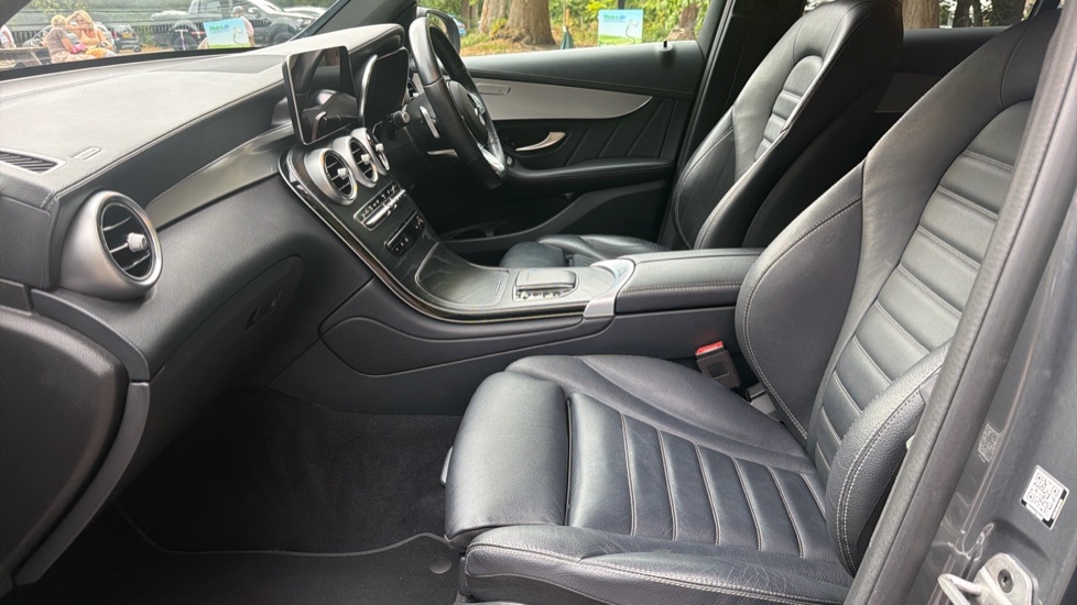 Mercedes-Benz GLC 300d 4Matic AMG Line Premium 5dr 9G-Tronic Diesel Estate - Image 30