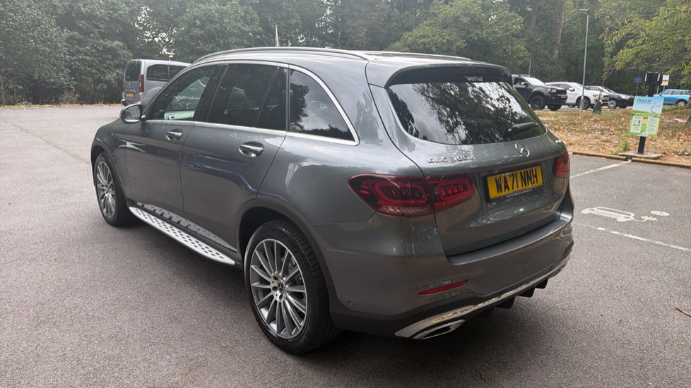 Mercedes-Benz GLC 300d 4Matic AMG Line Premium 5dr 9G-Tronic Diesel Estate - Image 35