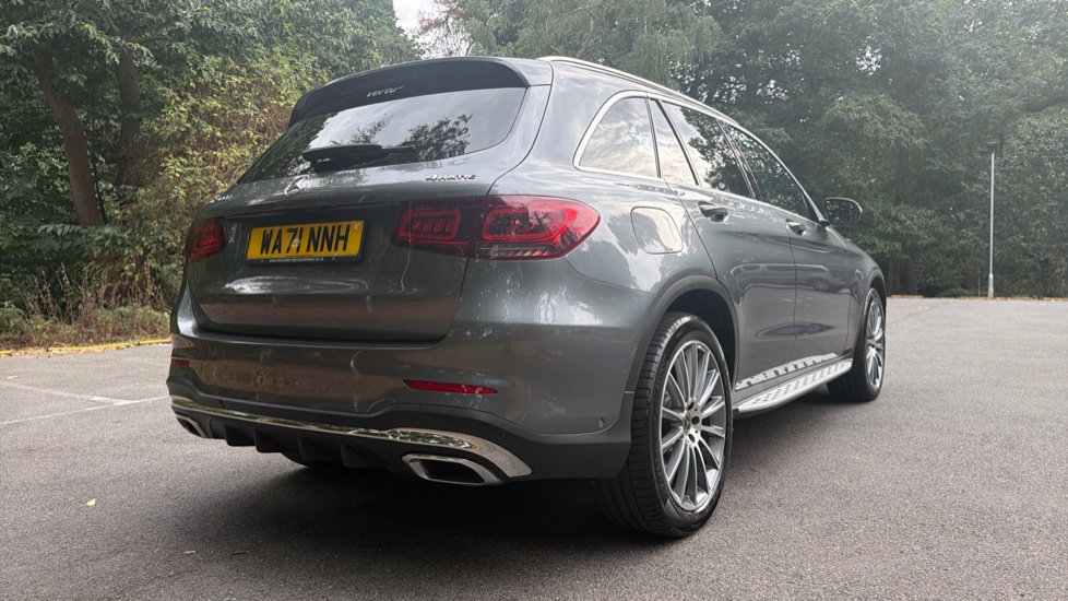 Mercedes-Benz GLC 300d 4Matic AMG Line Premium 5dr 9G-Tronic Diesel Estate - Image 38