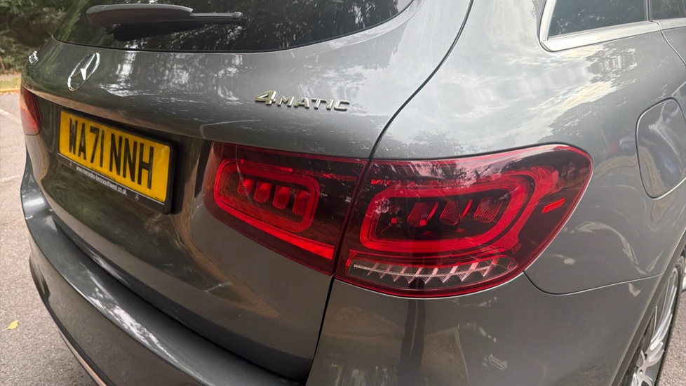 Mercedes-Benz GLC 300d 4Matic AMG Line Premium 5dr 9G-Tronic Diesel Estate - Image 39