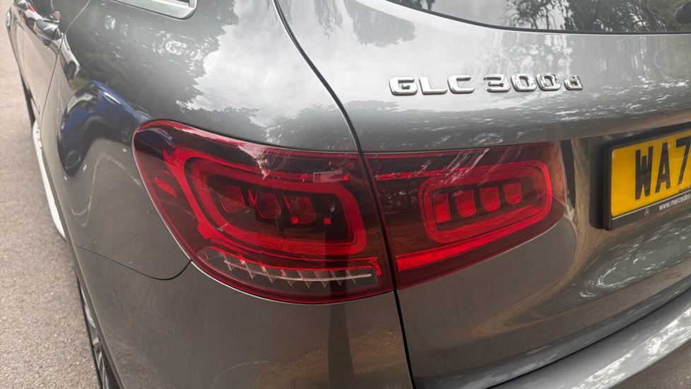 Mercedes-Benz GLC 300d 4Matic AMG Line Premium 5dr 9G-Tronic Diesel Estate - Image 40