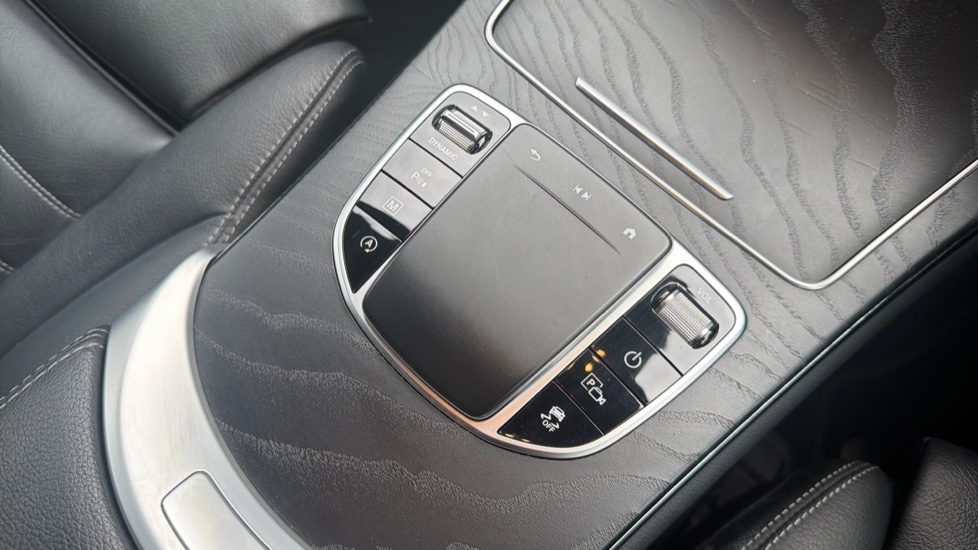 Mercedes-Benz GLC 300d 4Matic AMG Line Premium 5dr 9G-Tronic Diesel Estate - Image 44