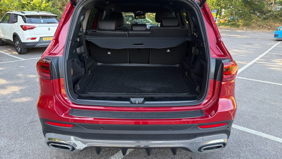 Mercedes-Benz GLB 200 AMG Line Premium Plus 5dr 7G-Tronic Petrol Estate - Image 4